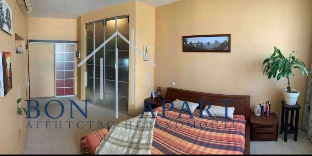 Spectacular 3-room apartment in Obolonski Lipki with its own parking space