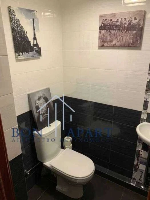 Spectacular 3-room apartment in Obolonski Lipki with its own parking space