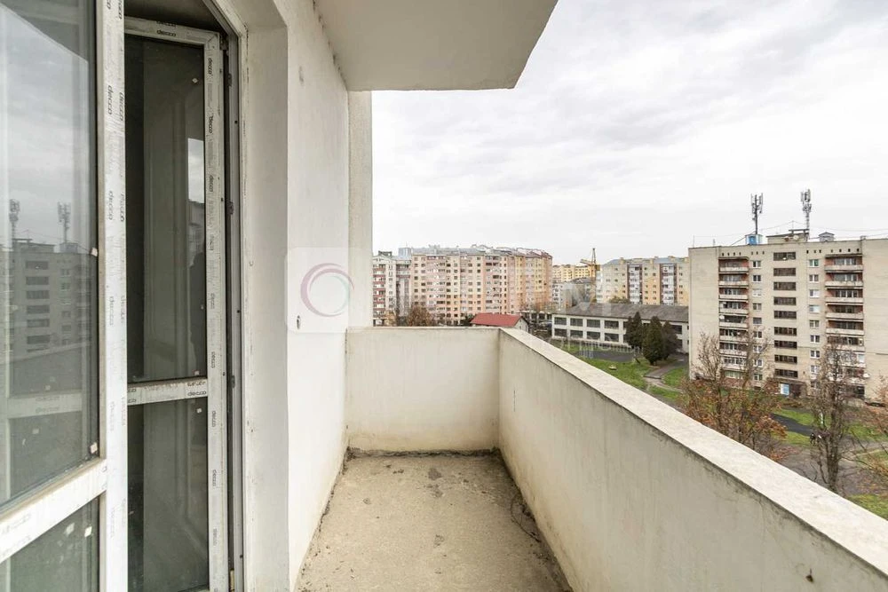 Продається простора 3-кімнатна квартира площею 86,3 кв. м