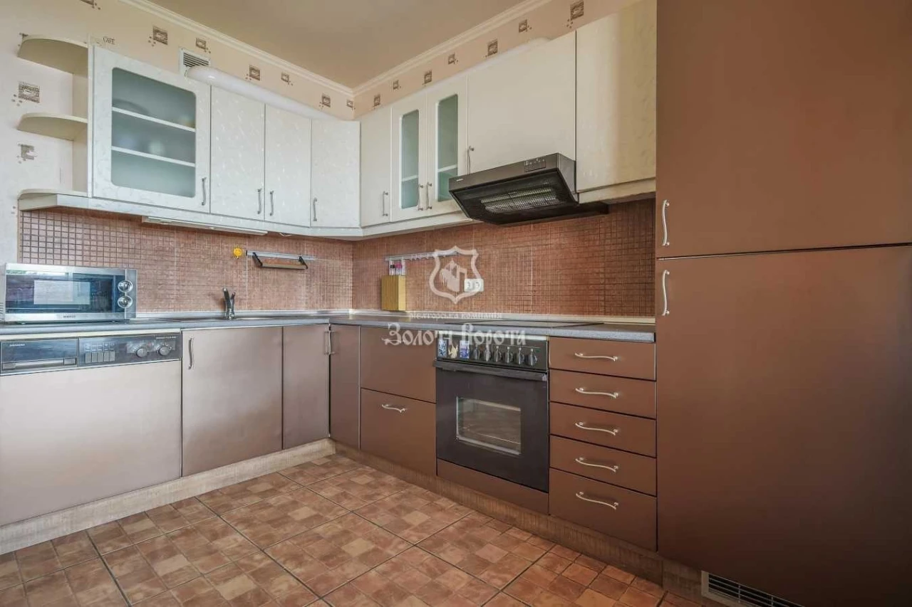 Sale of 1-room apartment 45 m², Revutskogo str., 42A