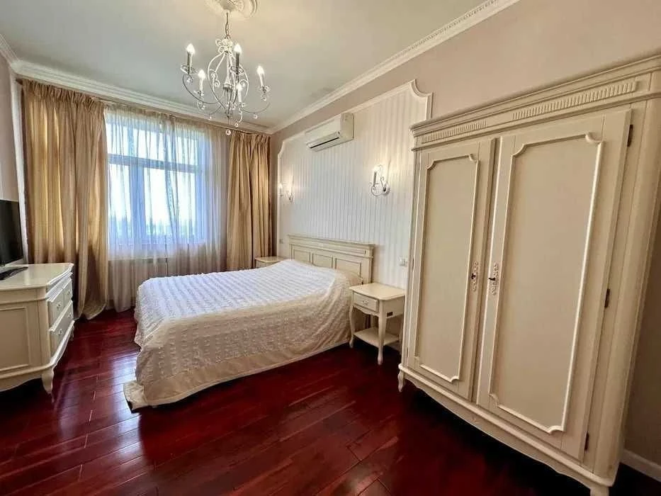 Urgent! Specified 3-room apartment 91m2 in the Panorama residential complex on Pechersk