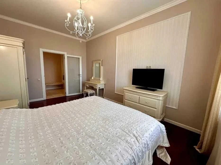 Urgent! Specified 3-room apartment 91m2 in the Panorama residential complex on Pechersk
