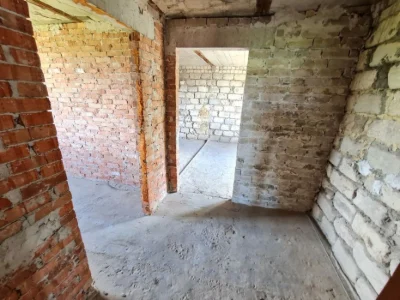 Великий будинок з виглядом на озеро 38092
