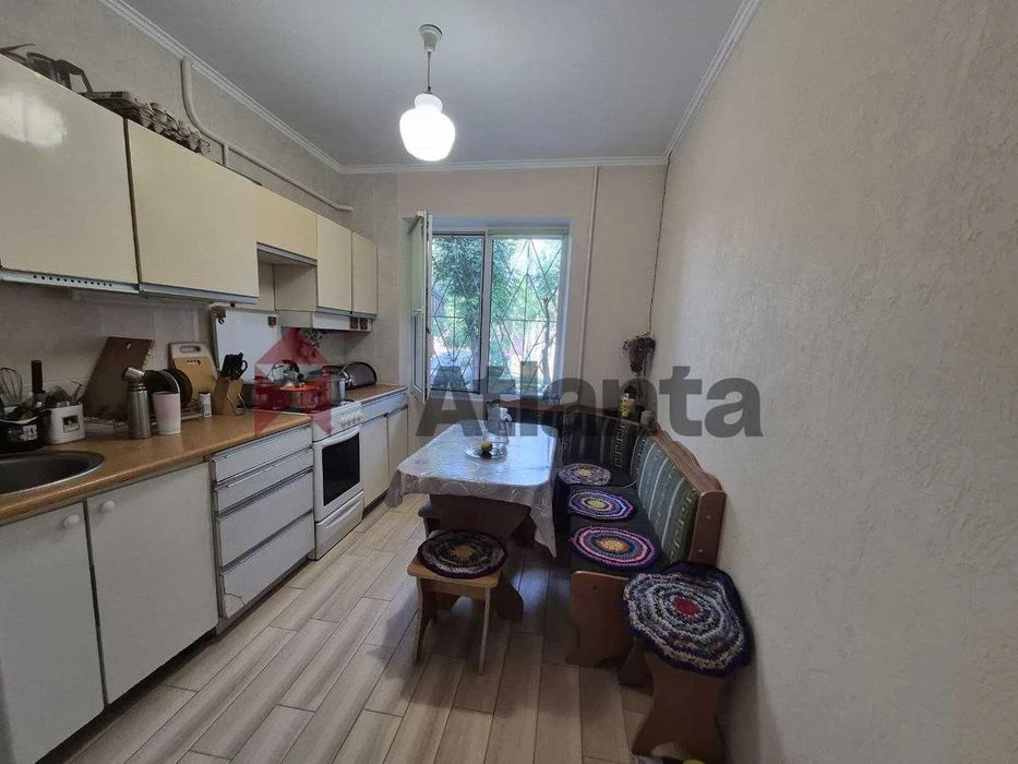 3-room apartment on Krymsky Boulevard/ VOUCHER CERTIFICATE POSTAL