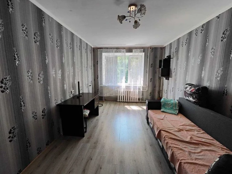 ПРОДАМ 1-но кімнатну квартиру по вул.Петра Сагайдачного, Бор