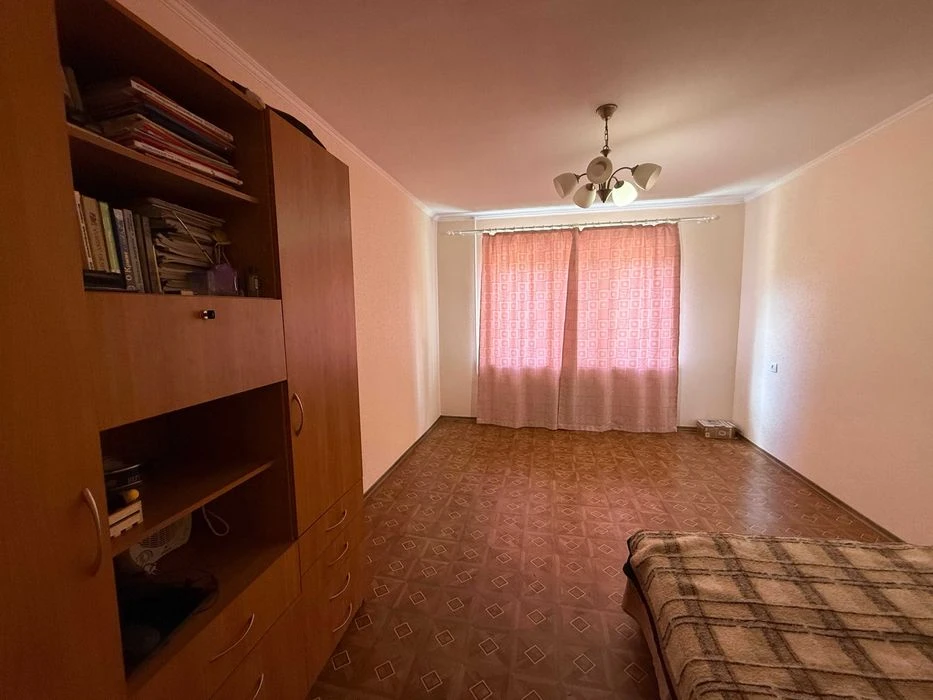 Продам 3к квартиру на Победе 6, жилое состояние, сертификат,