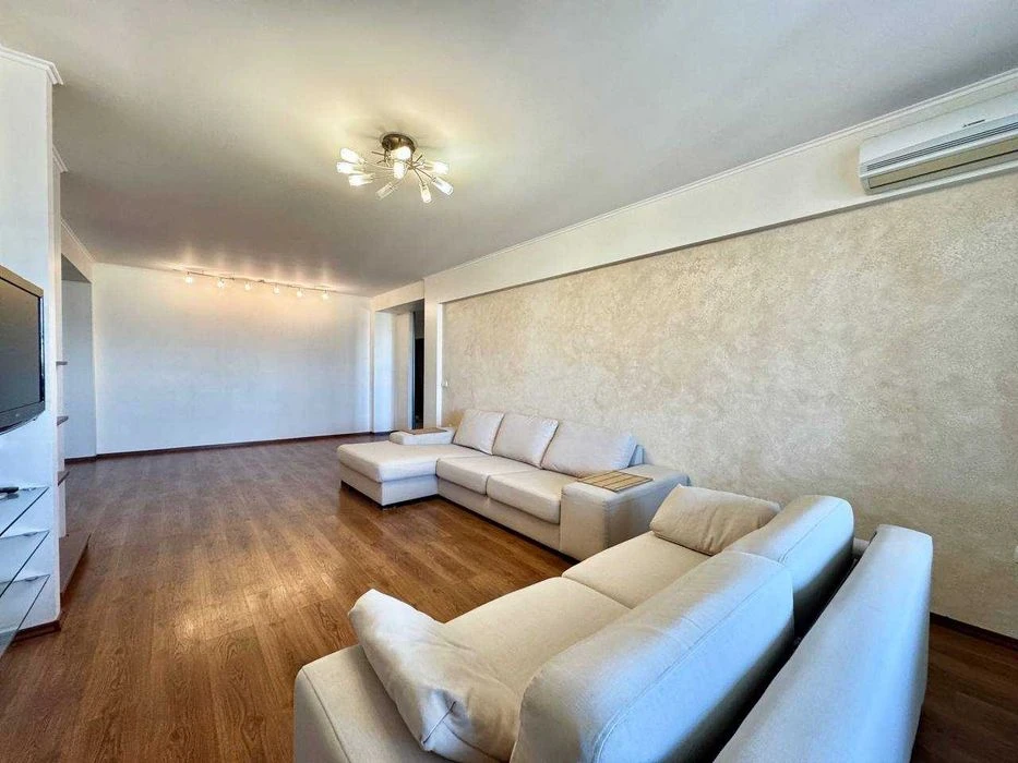 Продам 3-комн.  Тополевая