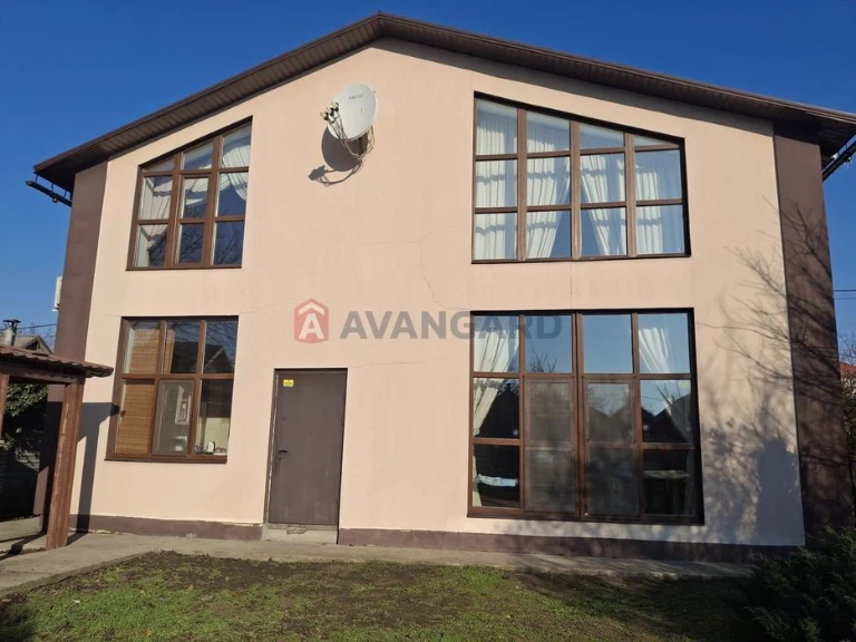 House for sale. Panas Saksagansky. Yuzhny Rynok stop.