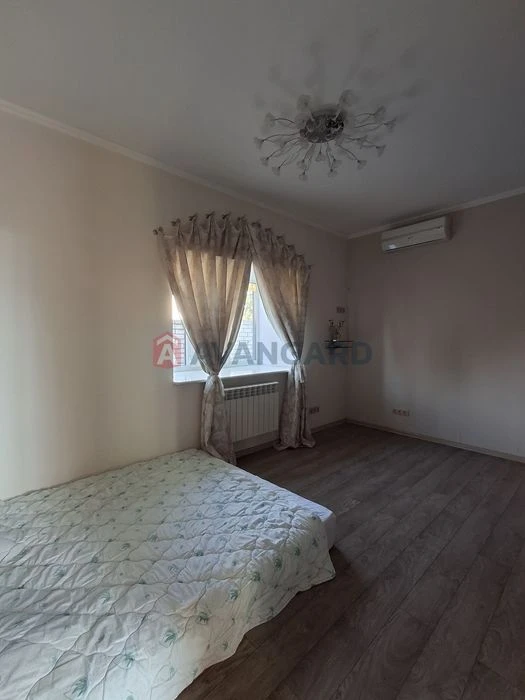 House for sale. Panas Saksagansky. Yuzhny Rynok stop.