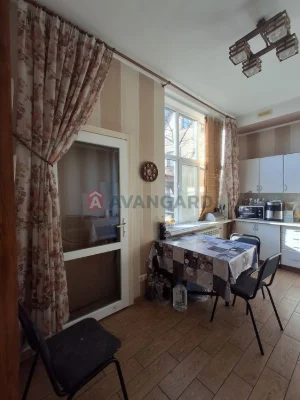House for sale. Panas Saksagansky. Yuzhny Rynok stop.
