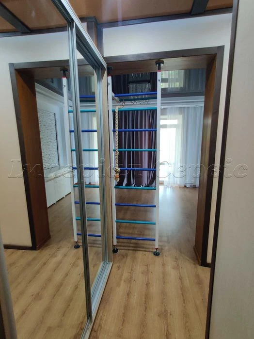 Продам 3 кімнатну квартиру по вул. Бульвар Вінтера