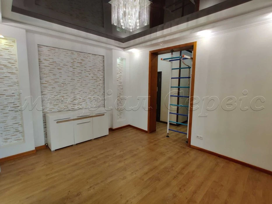 Продам 3 кімнатну квартиру по вул. Бульвар Вінтера