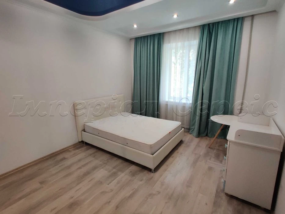 Продам 3 кімнатну квартиру по вул. Бульвар Вінтера