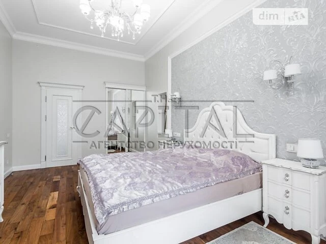 Продаж 4к квартири 230 кв. м на вул. Академіка Богомольця 5