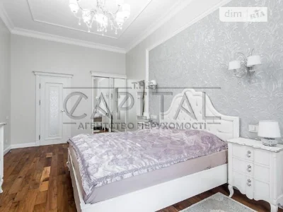 Продаж 4к квартири 230 кв. м на вул. Академіка Богомольця 5
