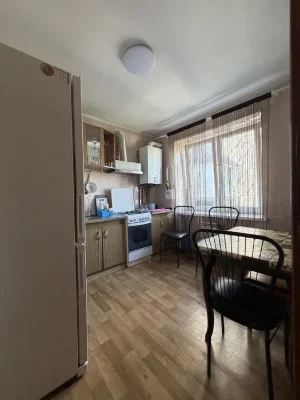 Продається простора 4-кімнатна квартира по вул Степана Банде
