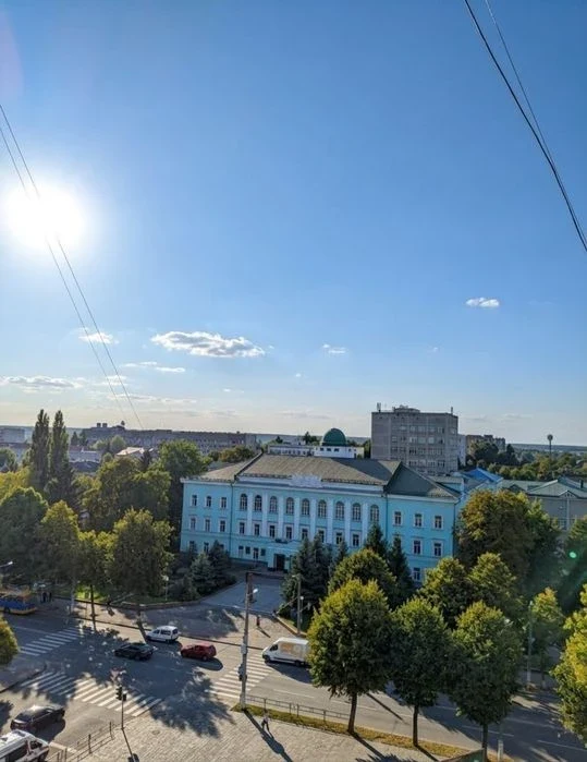 Продається 4х кімнатна квартира в цегляному будинку