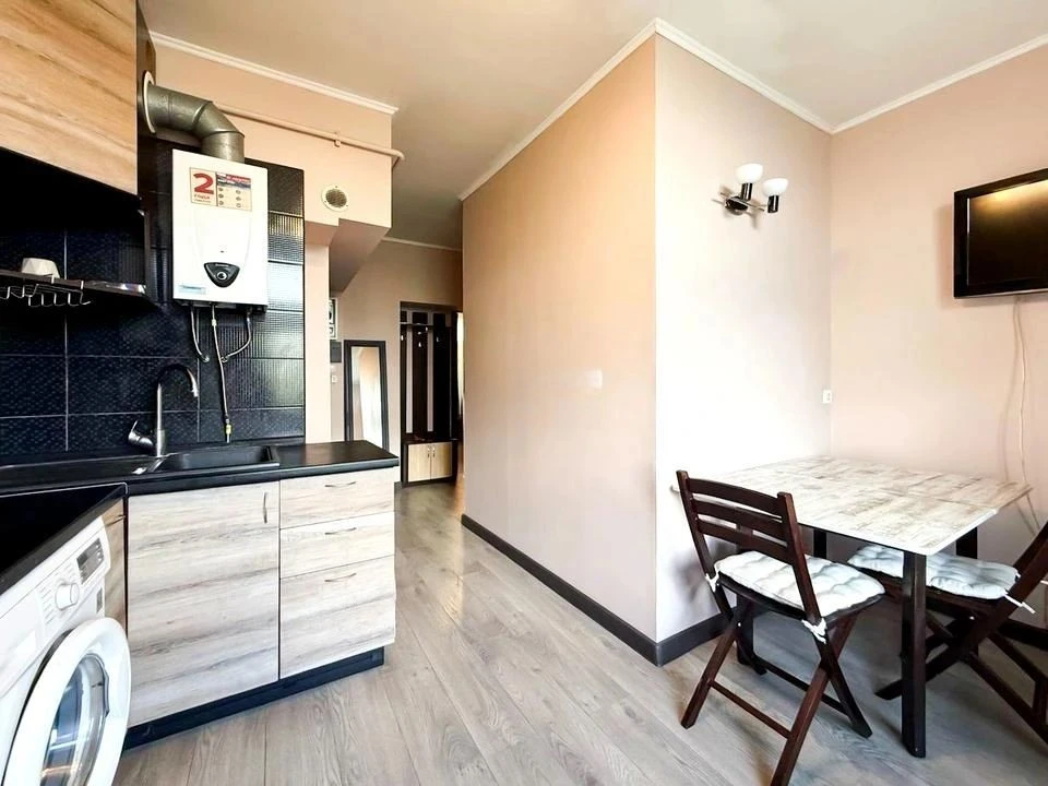 Продажа 2к квартира біля м. Захисників України