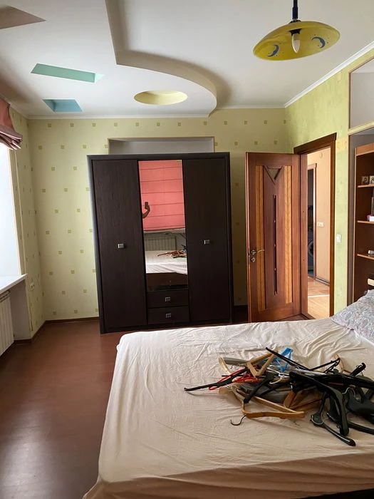 For sale 3-bedroom apartment in the embankment area