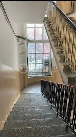CENTER I will sell a 4-room apartment on Bolshaya Vasilkovskaya Square near the Hermitage.