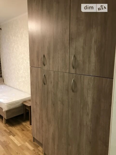 Room for sale 11.7 sq. m. on Novoukrainska St. 2/6, apt. 6