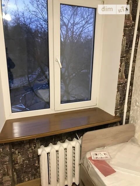 Room for sale 11.7 sq. m. on Novoukrainska St. 2/6, apt. 6
