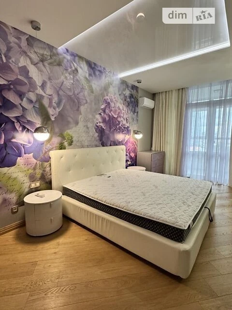 Sale of 4-room apartment 135 sq. m. on 26 McCain John Street • ID