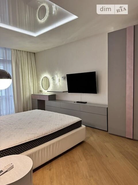 Sale of 4-room apartment 135 sq. m. on 26 McCain John Street • ID