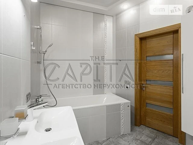 Sale of 4-room apartment 135 sq. m. on 26 McCain John Street • ID