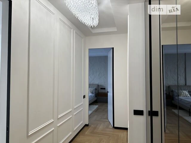 Продаж 5к квартири 416.6 кв. м на вул. Іоанна Павла II 6/1 •