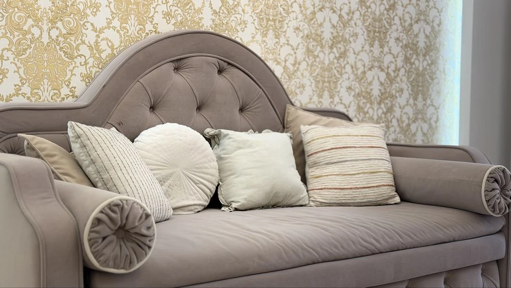 Spacious 3-room apartment in the Oleksandrivsky residential complex -1