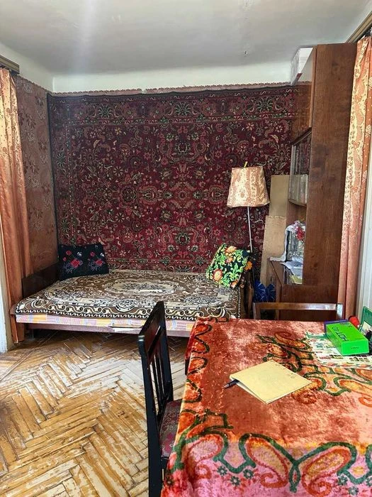 Selling a real 2-bedroom apartment in New Houses, 3 minutes from the Dvor metro station.