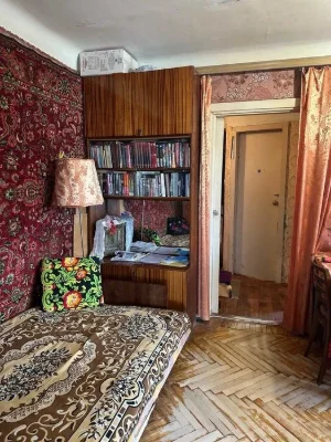 Selling a real 2-bedroom apartment in New Houses, 3 minutes from the Dvor metro station.