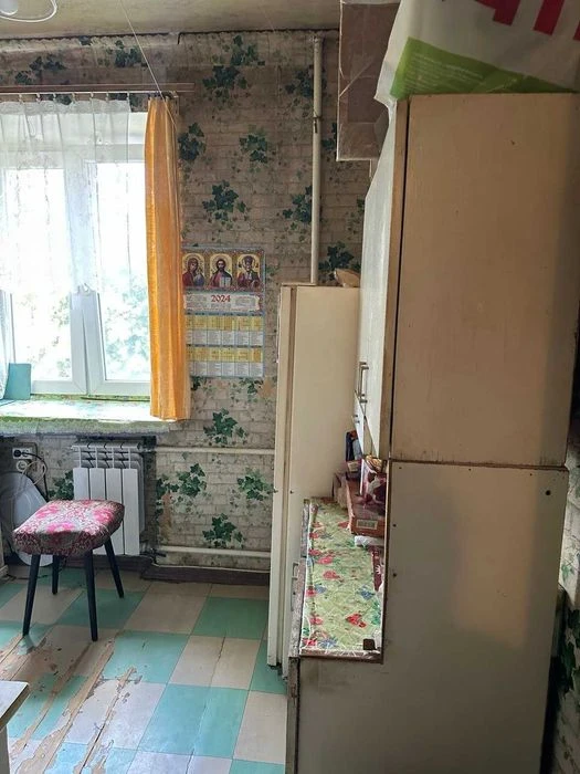 Selling a real 2-bedroom apartment in New Houses, 3 minutes from the Dvor metro station.