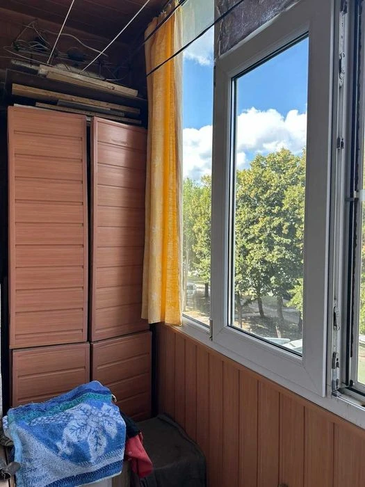 Selling a real 2-bedroom apartment in New Houses, 3 minutes from the Dvor metro station.
