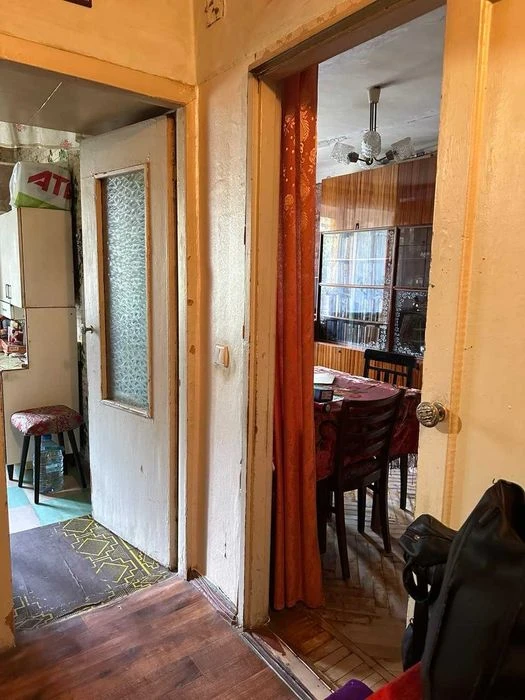Selling a real 2-bedroom apartment in New Houses, 3 minutes from the Dvor metro station.