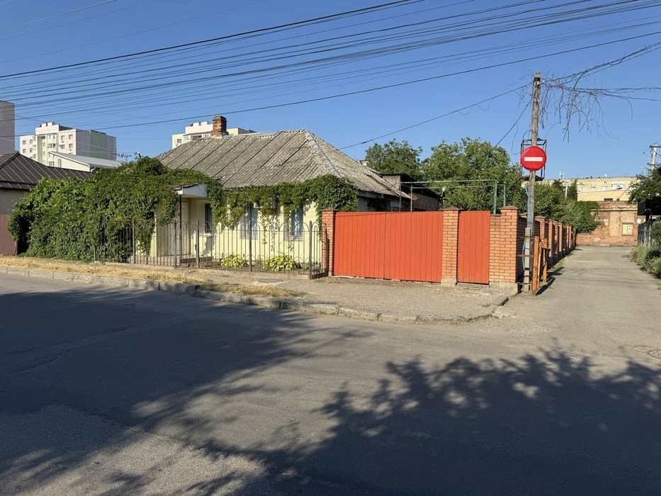Продам земельну ділянку 9 соток в районі Центрального Ринку.