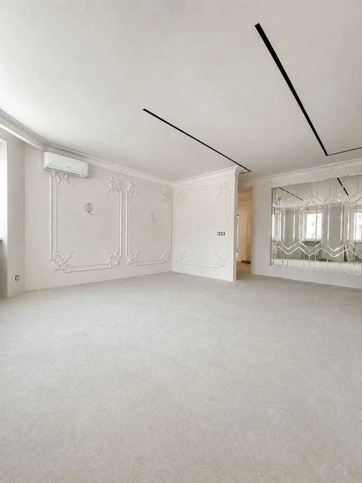 Spacious 3-room apartment for sale in Sokolniki residential complex