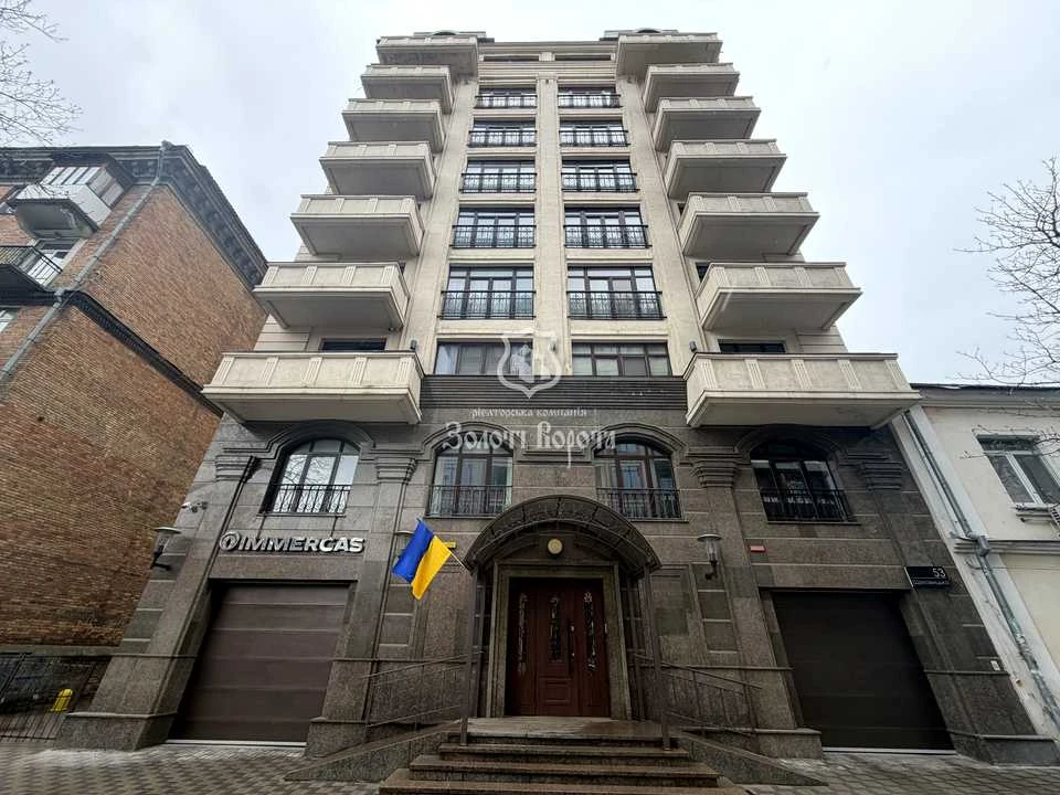 Apartment. Kyiv, Shchekavytska St.