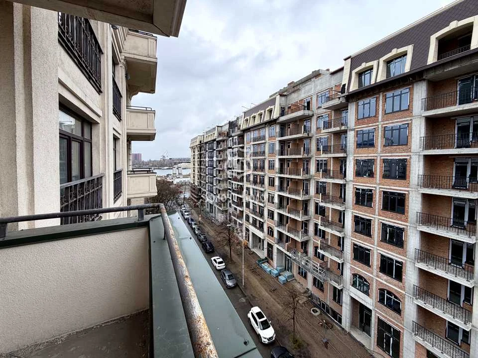 Apartment. Kyiv, Shchekavytska St.