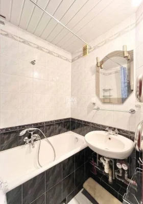 WITHOUT% 2-room apartment for sale, Revutskoho St. 21