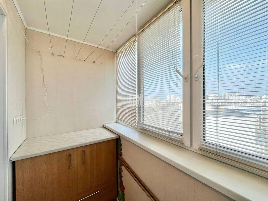 WITHOUT% 2-room apartment for sale, Revutskoho St. 21