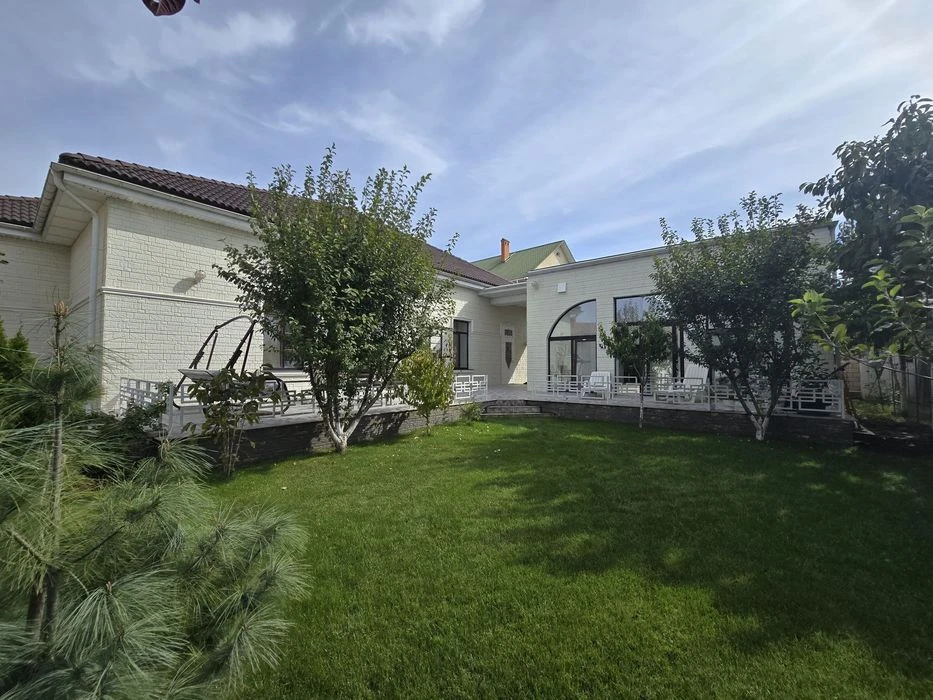House for sale, 10 acres, 300m², pool