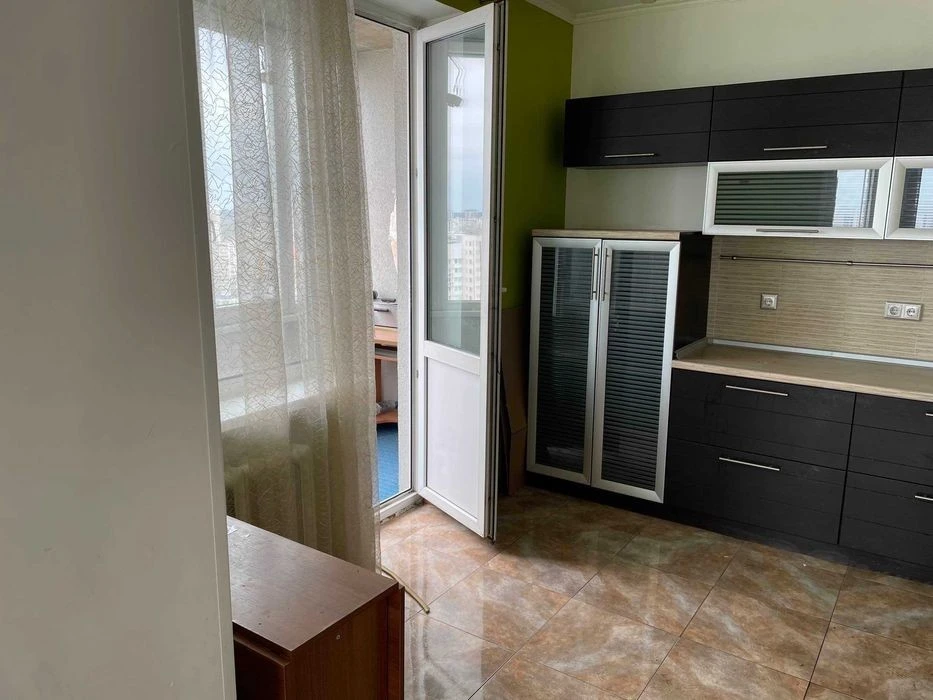 Продаж 3-кім. кварт м. Київ, вул. Михайла Гришка, 9 (Позняки