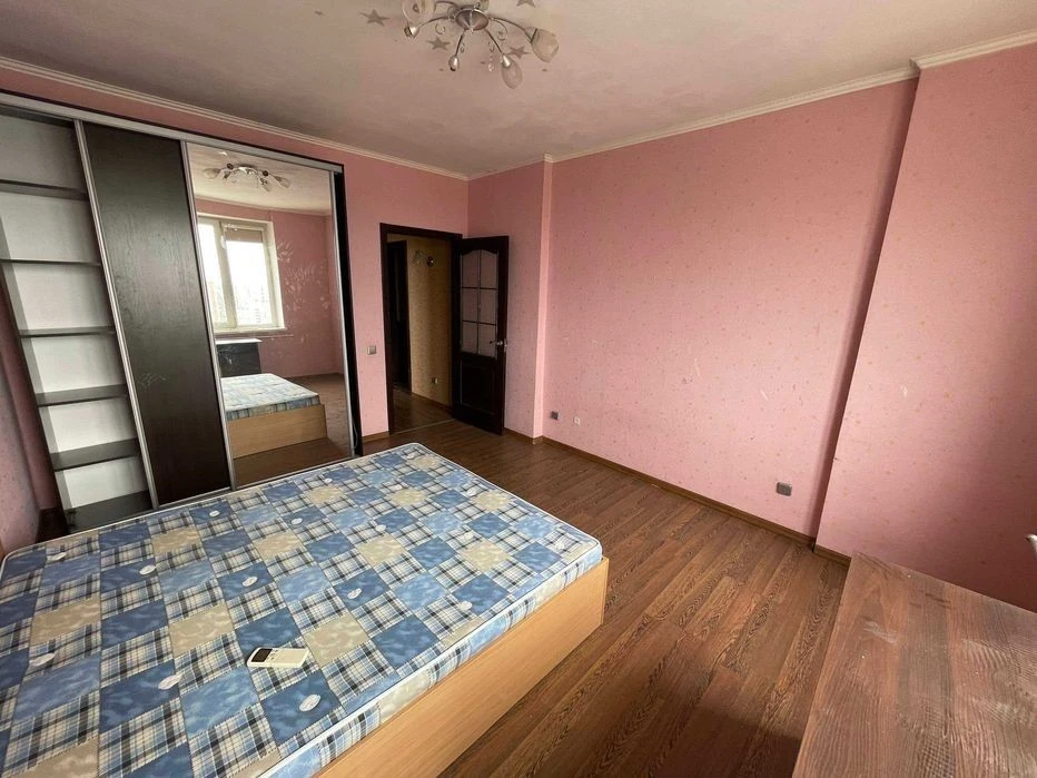 Продаж 3-кім. кварт м. Київ, вул. Михайла Гришка, 9 (Позняки