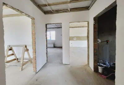 For sale One-story house Old town 5 acres in the city