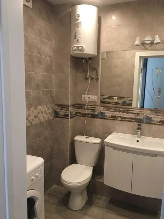 I will sell a 1-room apartment in Poznyaki! S. Krushelnytskoy St. 15, there is