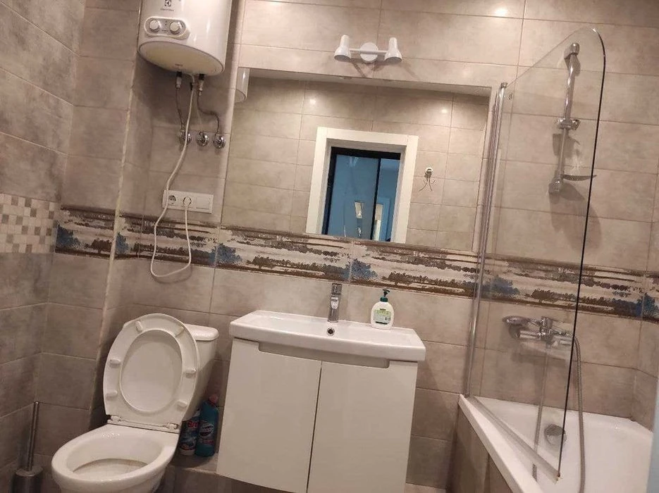 I will sell a 1-room apartment in Poznyaki! S. Krushelnytskoy St. 15, there is