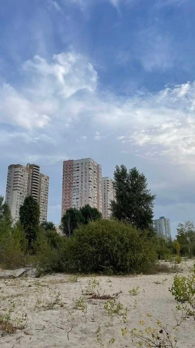 I will sell a 1-room apartment in Poznyaki! S. Krushelnytskoy St. 15, there is