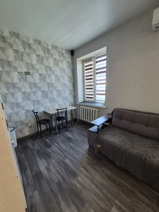 Selling a one-room apartment near Shevchenko Plant, Academician Bogomo Street